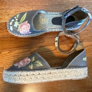 Sundias Charcoal Floral Ankle-Strap Espadrille - Women. Size 39. Worn Once